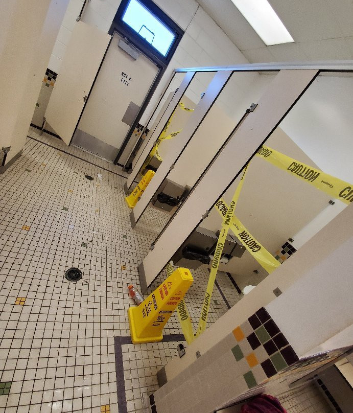 Pirates Cove Family Fun Aquatic Center-恩格尔伍德必去景点