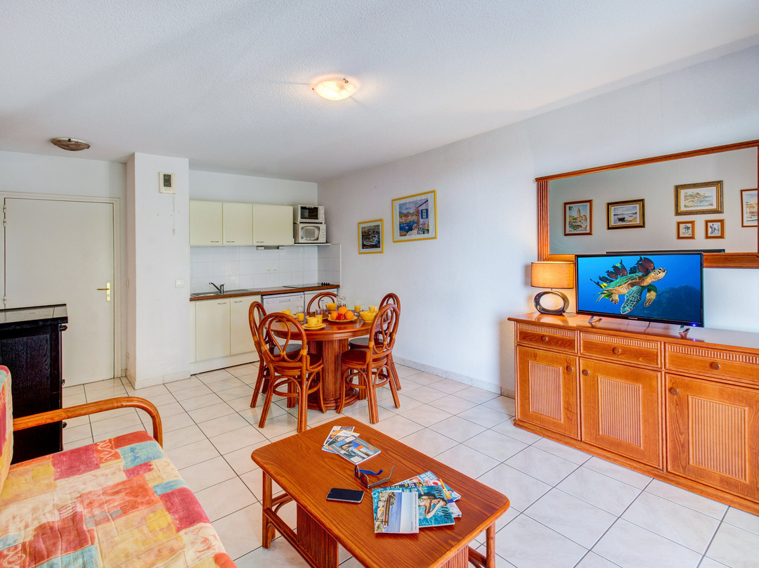 卡朗克公园酒店主图