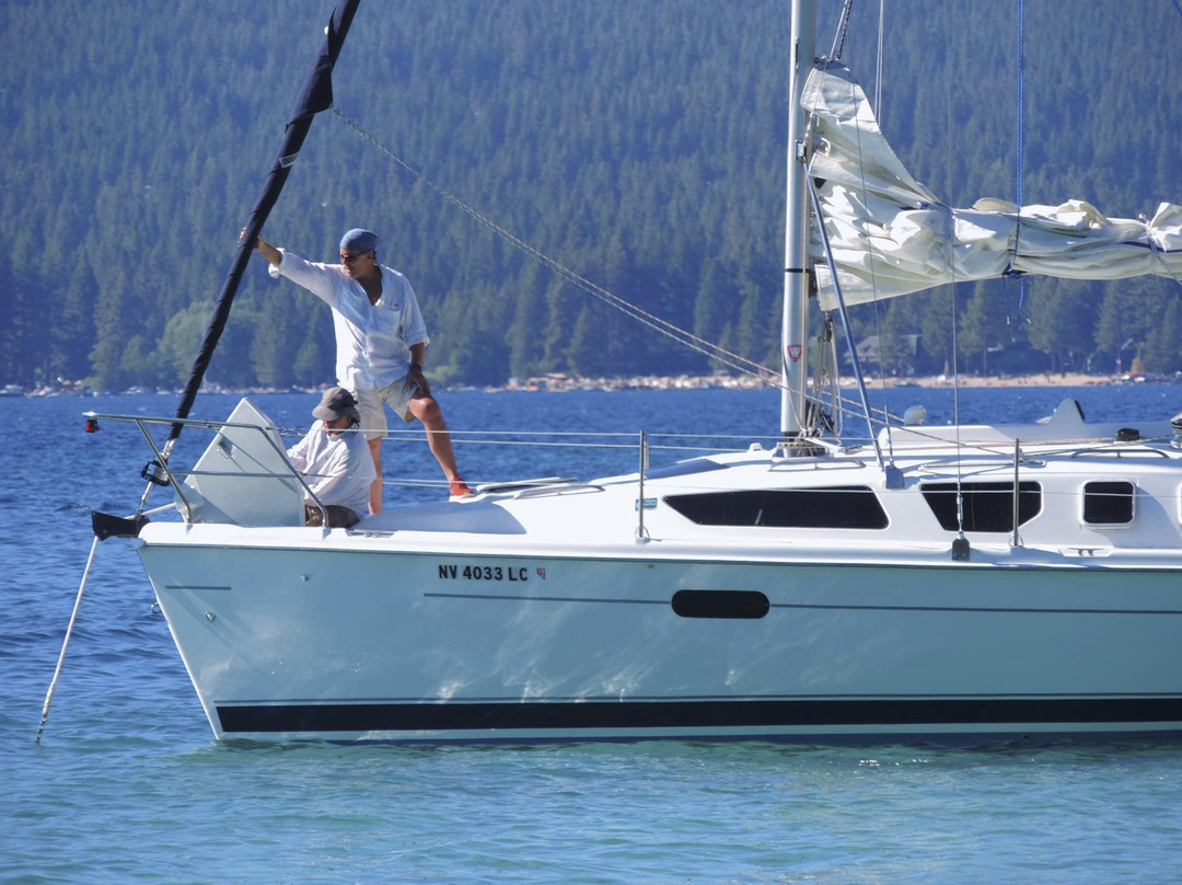 Sailboat John's Tahoe Sailing Adventures-因克莱恩村必去景点