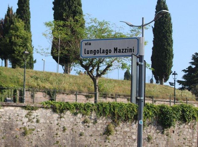 Lungolago Mazzini景点图片