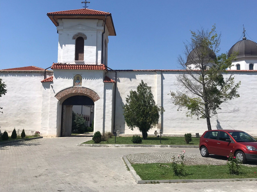 Comana Monastery景点图片