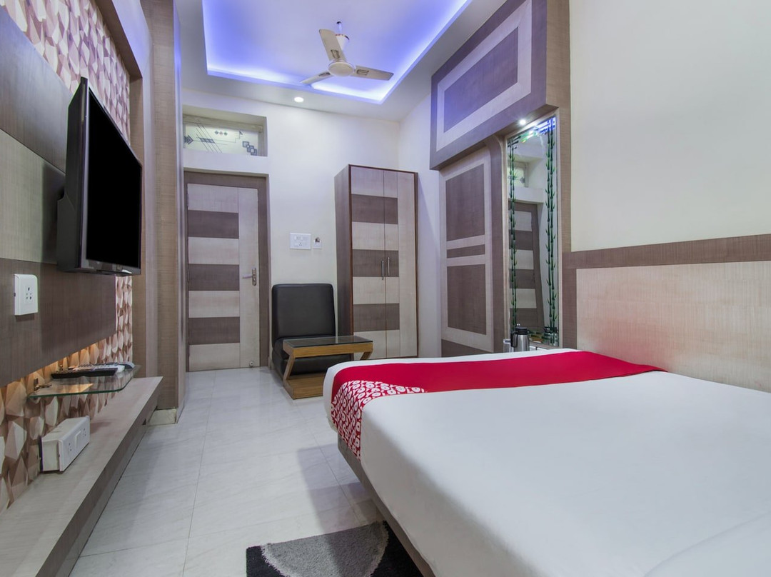 Capital O 27673 Hotel Embassy International主图