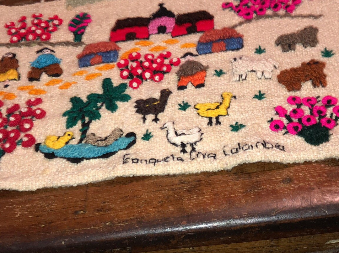 Taller Artesanal Fonqueta-Chia必去景点