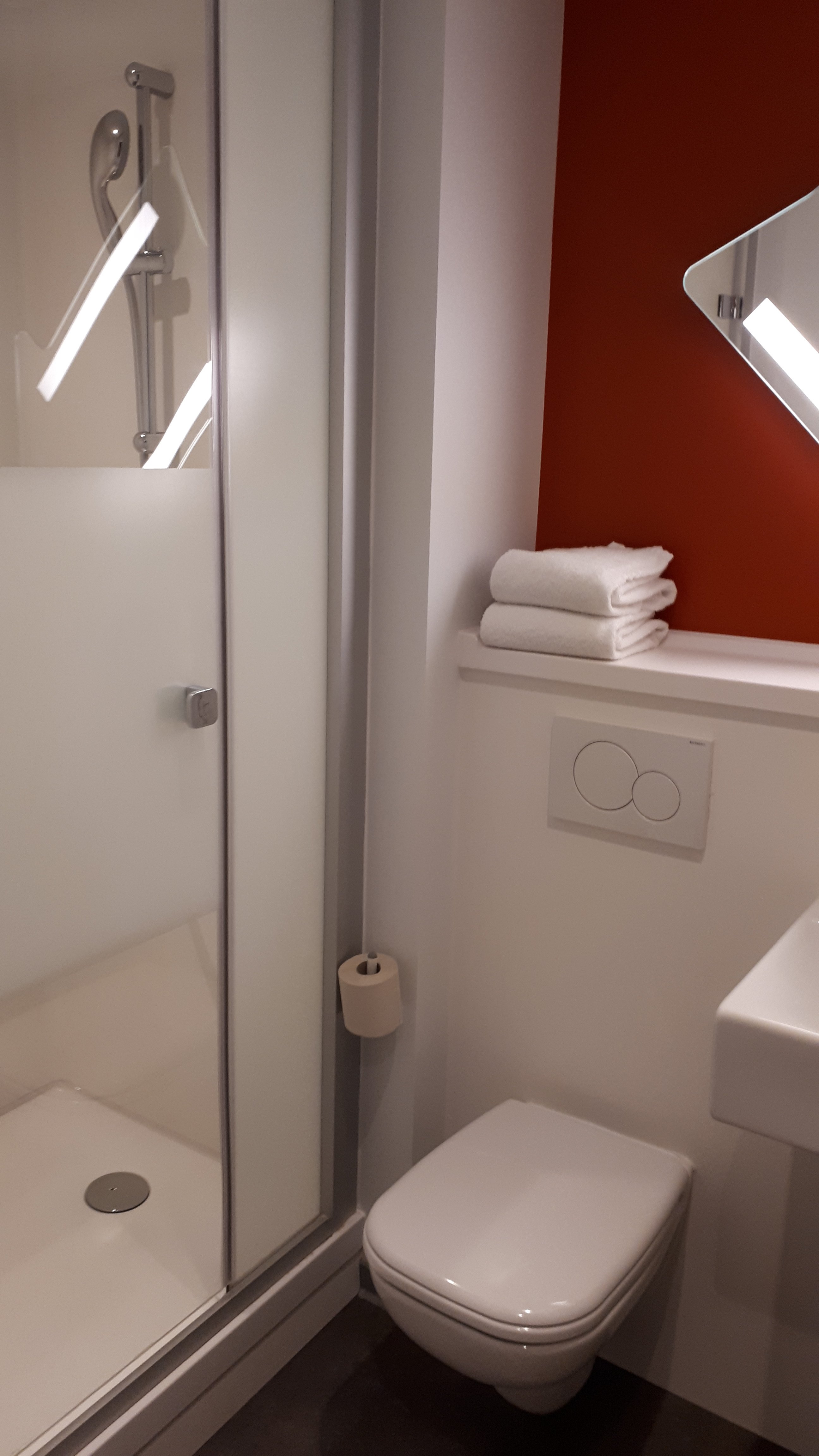 Ibis Budget Senlis-浴室
