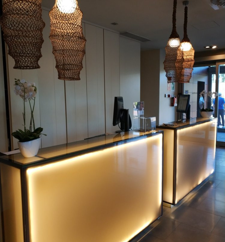 阿尔卡拉广场拉斐尔酒店主图