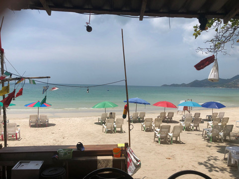 Lipsmackers Beach Bar-查汶海滩必去景点