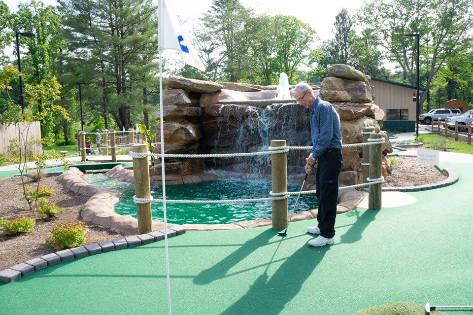 Lakeview Putt and Play景点图片