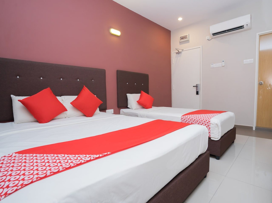 Super Oyo Capital O 90556 Hotel Cherita Rooms主图