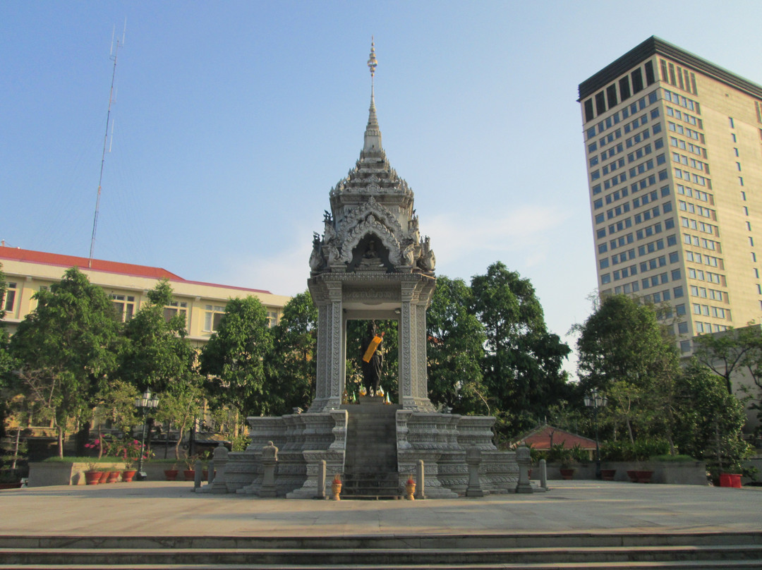 Statue of King Sisowath景点图片