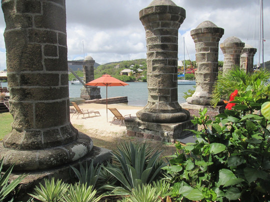 Admiral's Inn & Gunpowder Suites主图