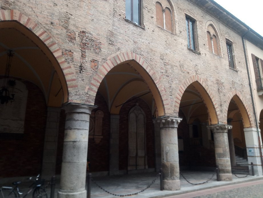 Piazza Broletto-洛迪必去景点