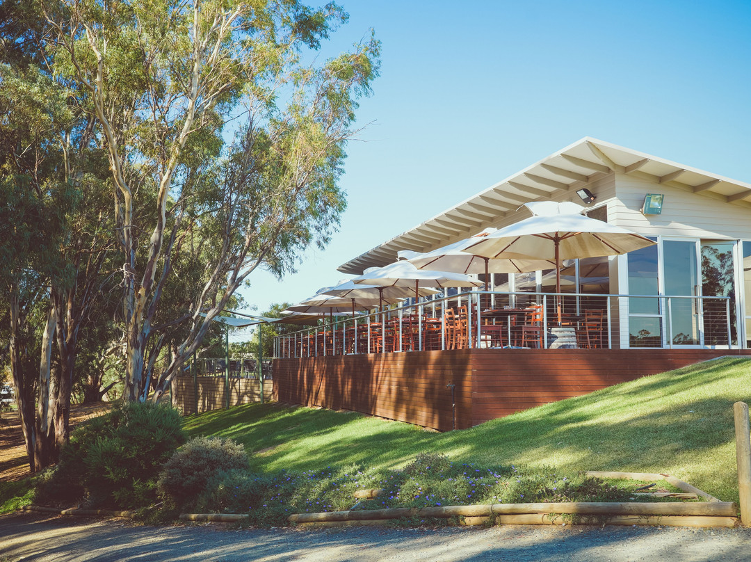 Bridges on Meninya主图