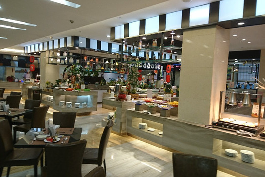 铂丽斯国际大酒店（威海高铁站韩乐坊店）主图