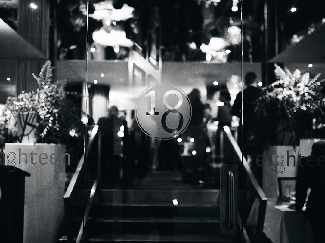 Restaurant E18hteen
