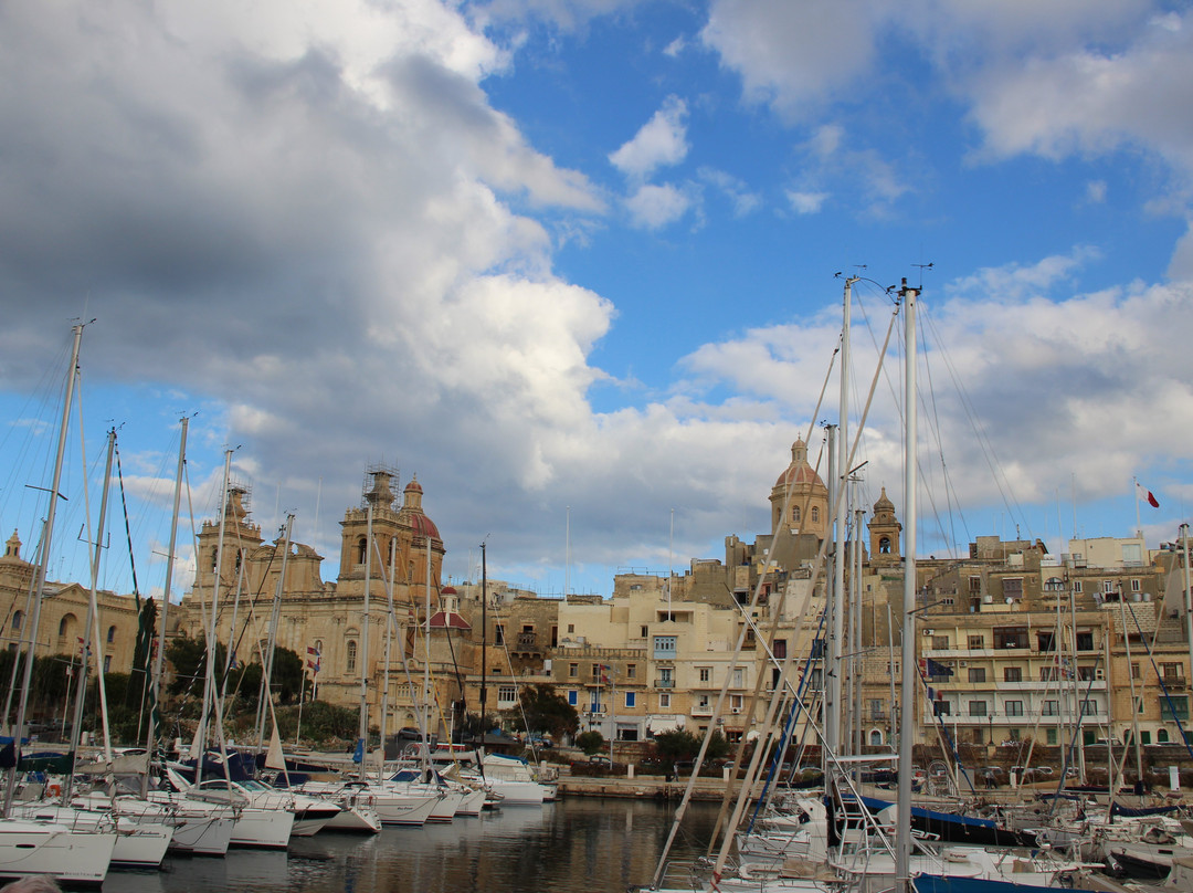 Notre Dame Gate-毕尔古必去景点