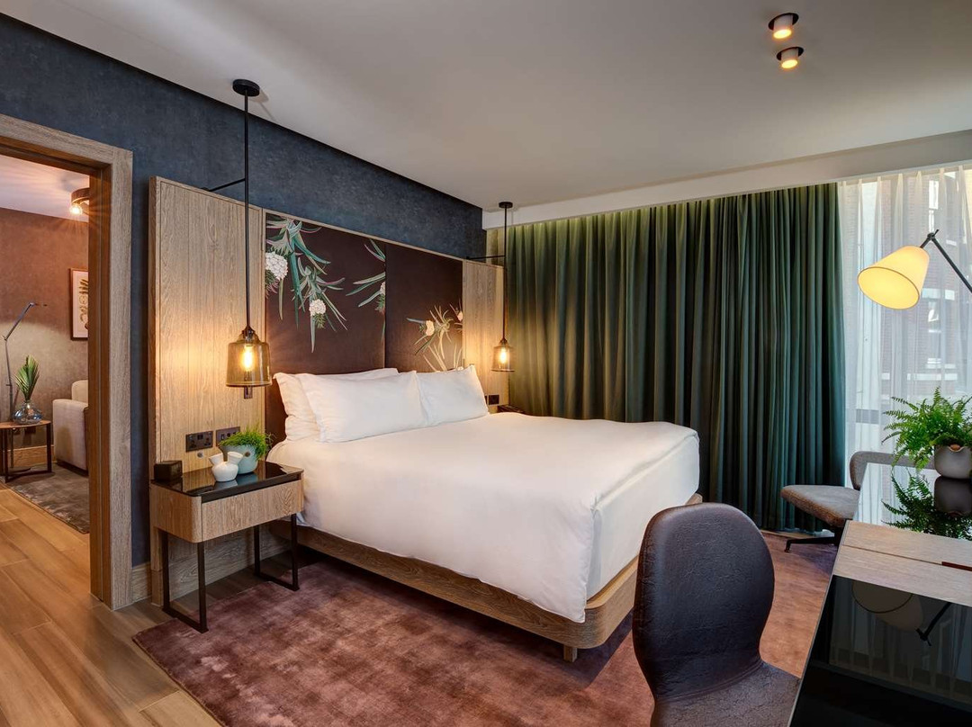 伦敦河畔希尔顿酒店主图