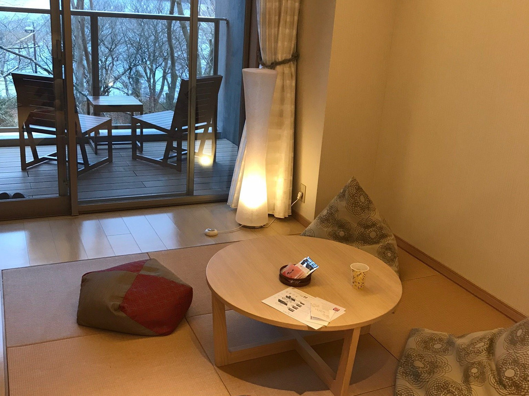 Hakone Ashinoko Hanaori