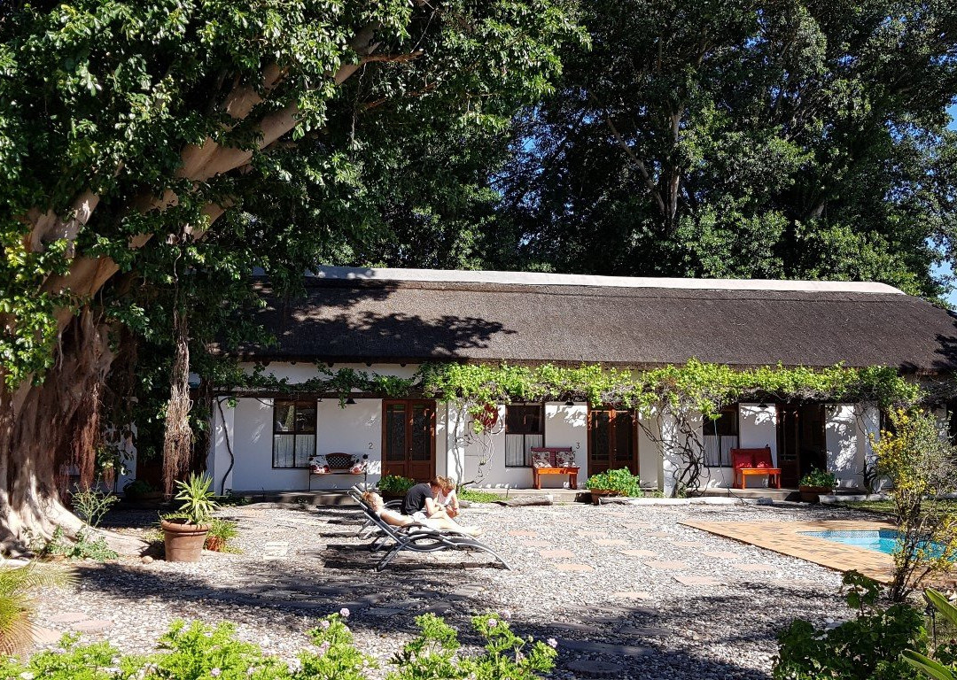 圣杜巴里斯酒店主图