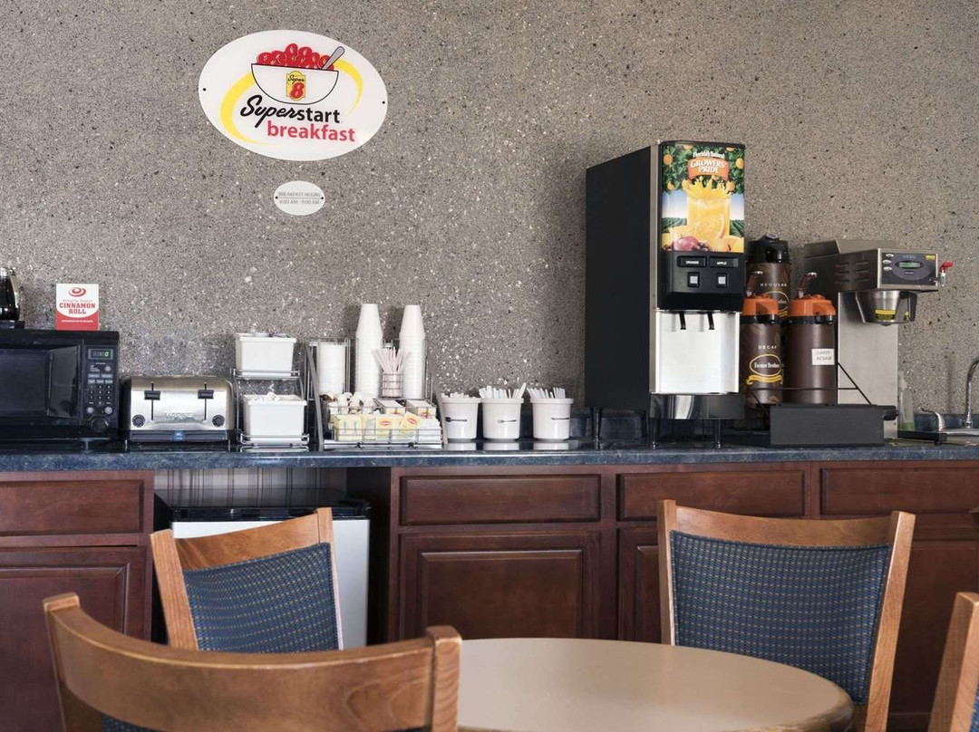 Super 8 by Wyndham Danville主图