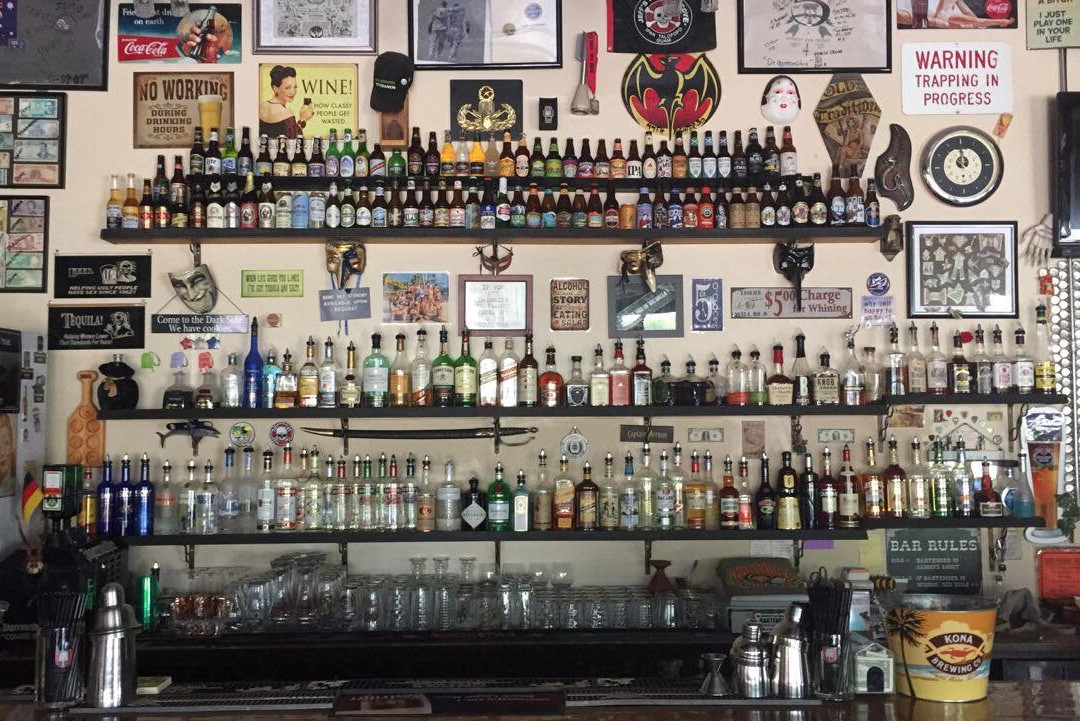 Old Traditions bar-杜梦湾必去景点