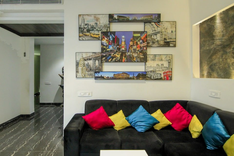 OYO Crossroad Premium Near Chaudhary Charan Singh International Airport主图