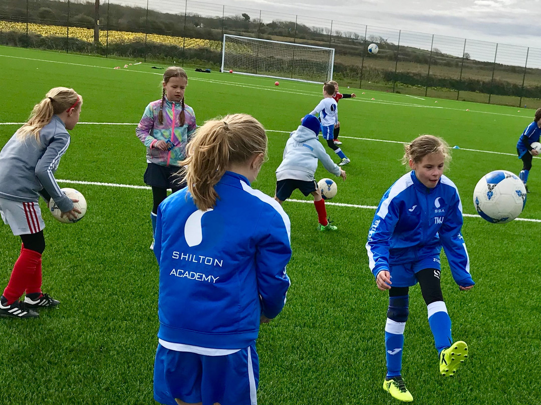 Shilton Soccer Academy-Hayle必去景点