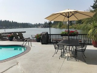 Lakeshore Inn-泳池