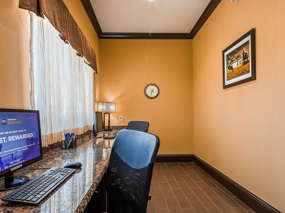 Trail Dust Inn & Suites主图