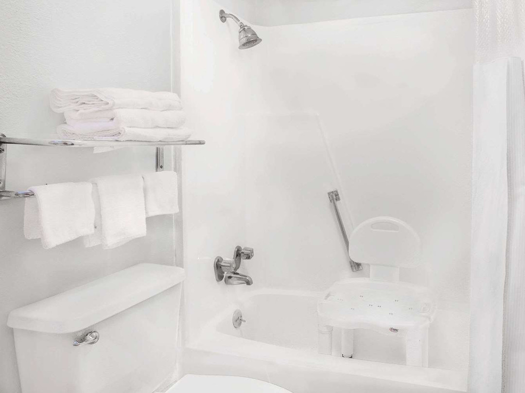 Meridian Inn Hotel主图