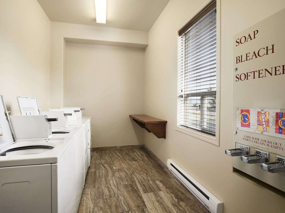 Ramada by Wyndham Edson主图