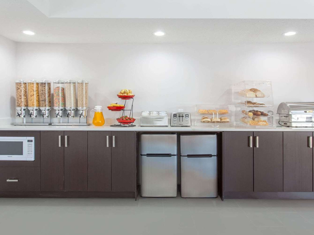 Econo Lodge Inn & Suites主图