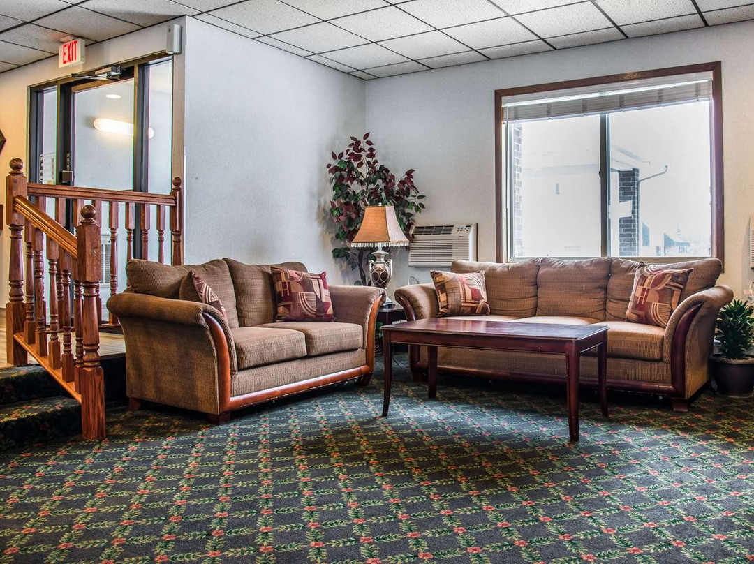 Hudson Inn & Suites主图