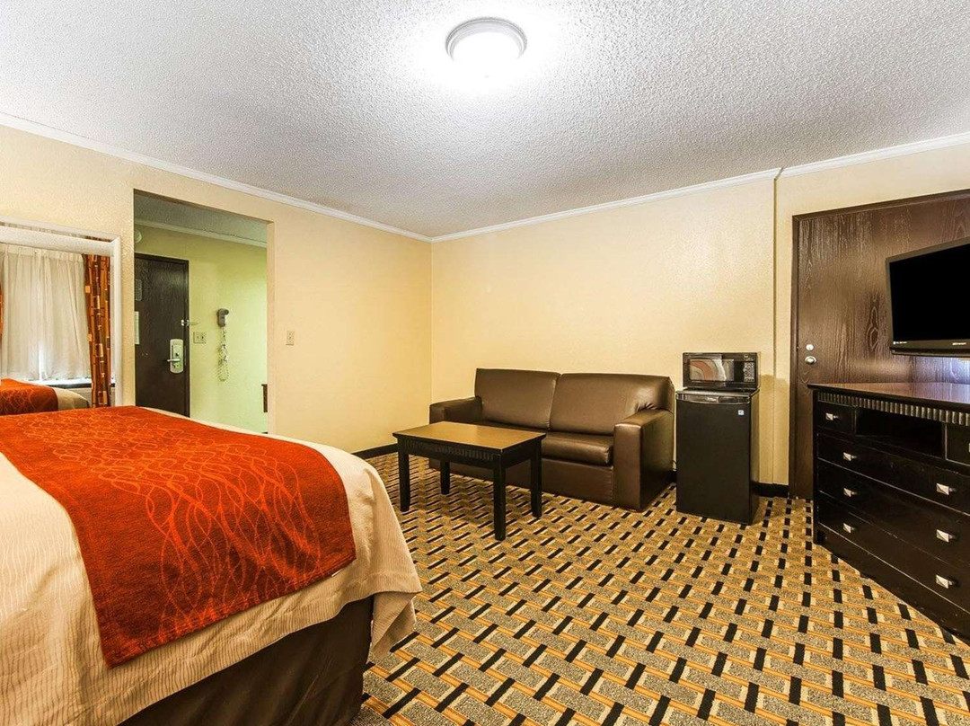 Best Western Plus Cleveland Inn & Suites主图