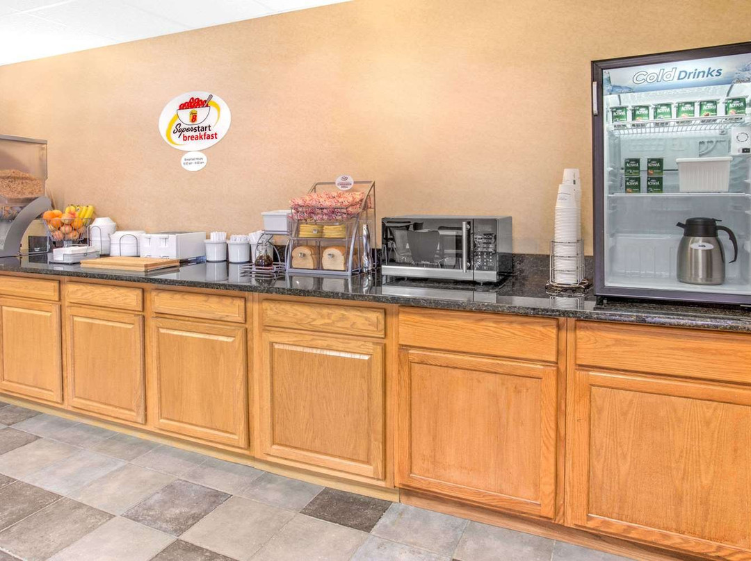 Super 8 by Wyndham Galva主图