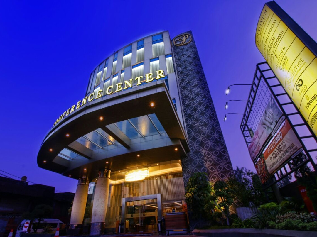 Platinum Adisucipto Hotel & Conference Center主图