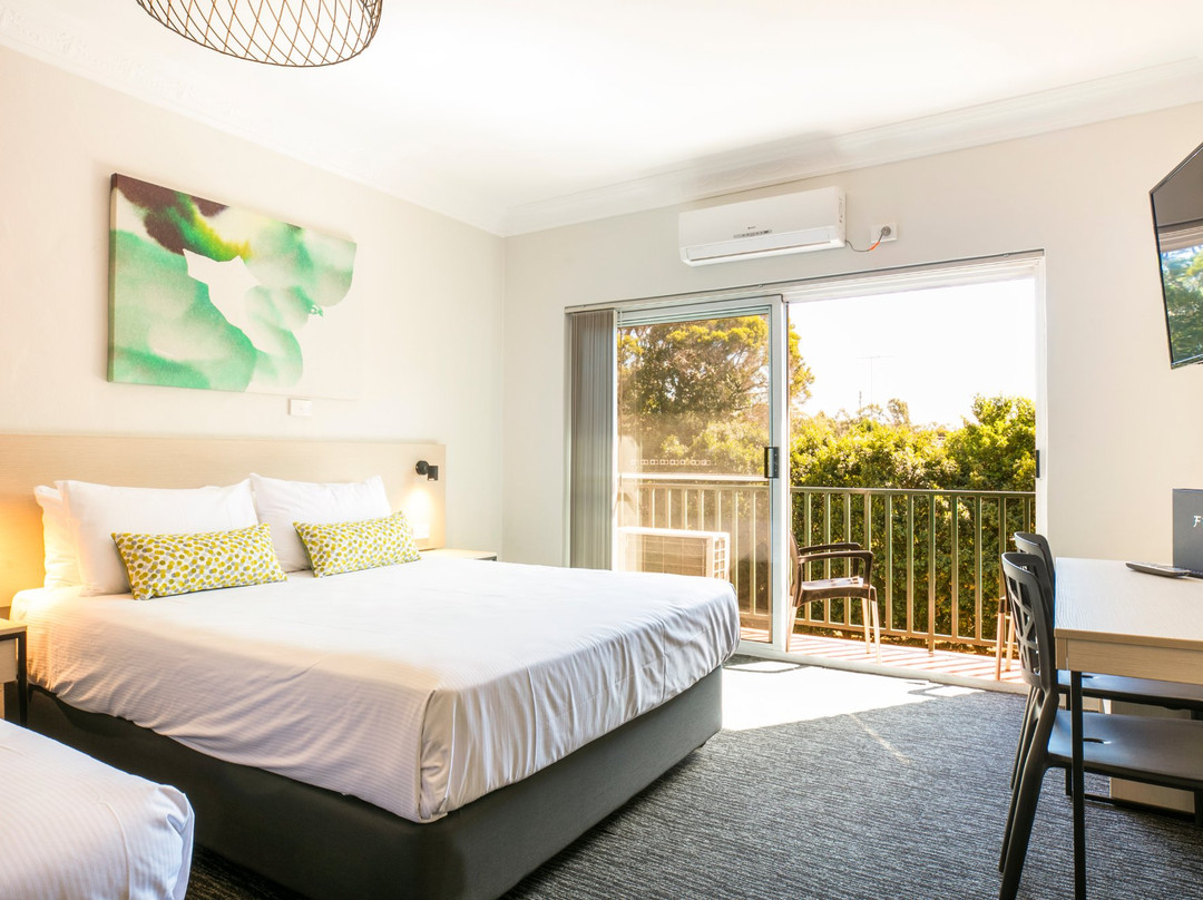 Nightcap at Blue Cattle Dog Hotel主图