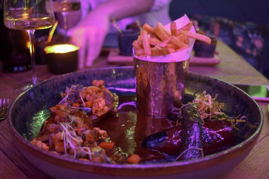 艾尔分出租卡普伦24阿威尼达酒店及公寓-餐饮