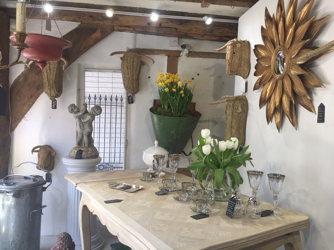 Tudor Rose Antiques景点图片