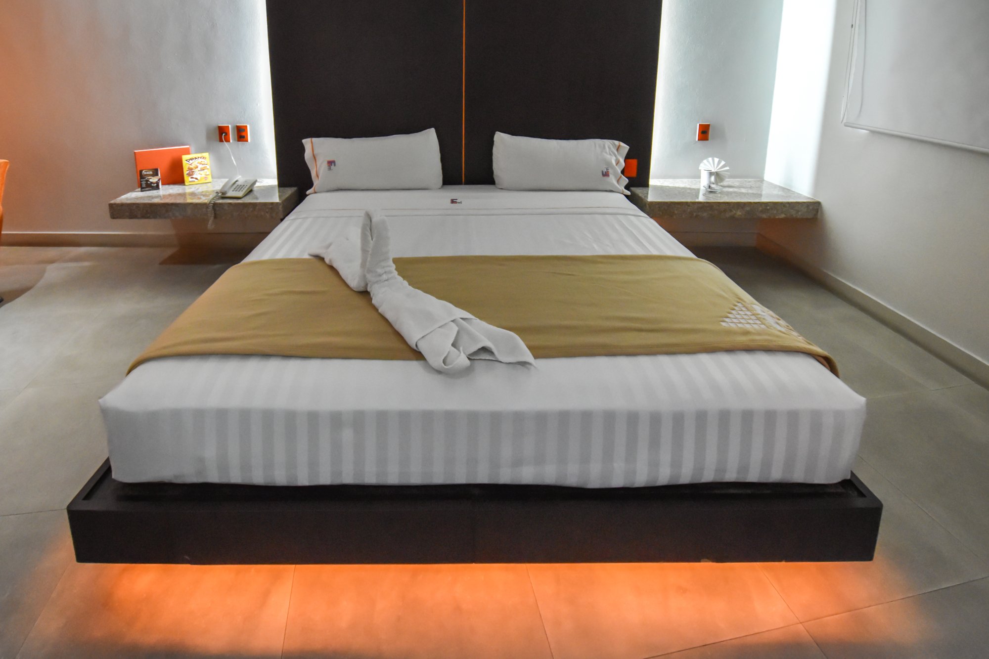 Hotel & Suites Ferri-官方