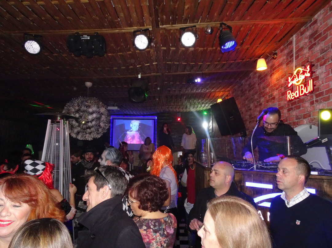 Purple ZEN Night Club-Seixal必去景点