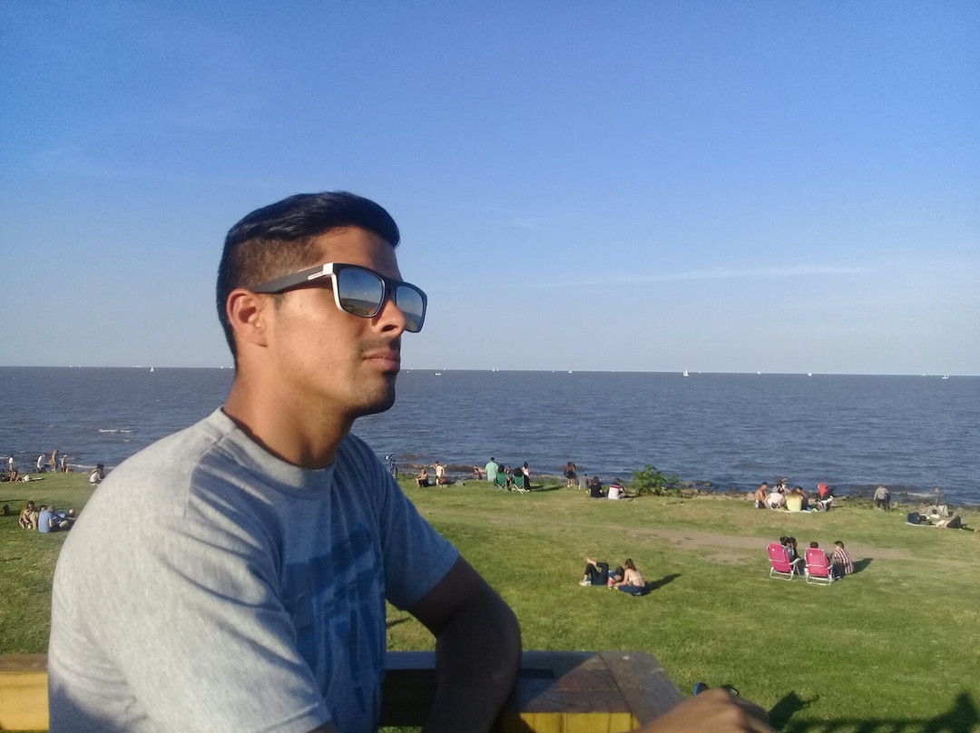 Monumento al Fin del Milenio-Vicente Lopez必去景点