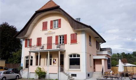 Lohn-Ammannsegg餐馆和美食-Giovannis Restaurant & Bar