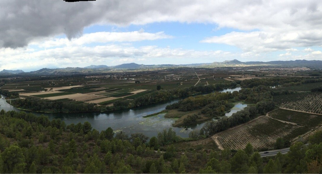 Castellet de Banyoles-Tivissa必去景点
