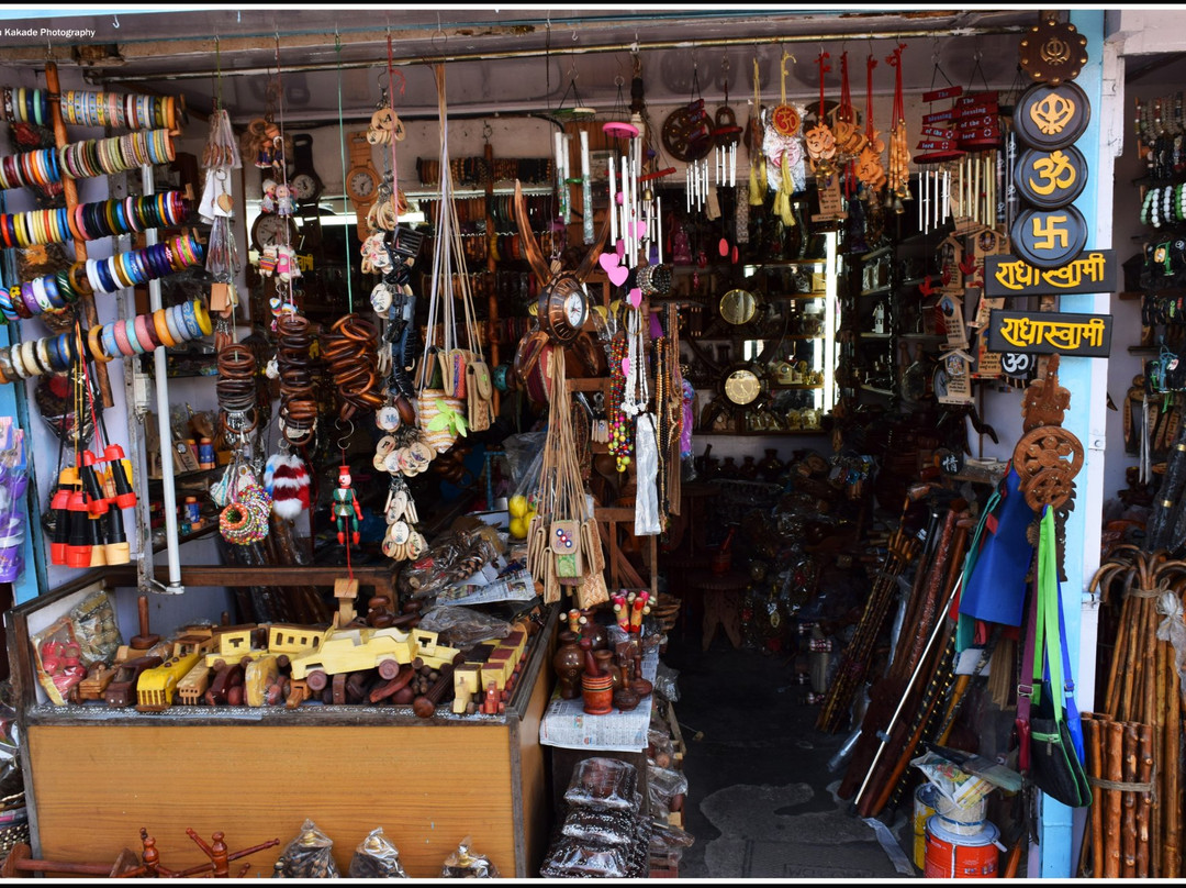 Lakkar Bazaar景点图片