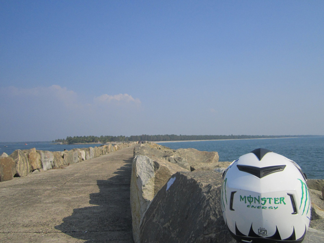 Thirumullavaram Beach景点图片