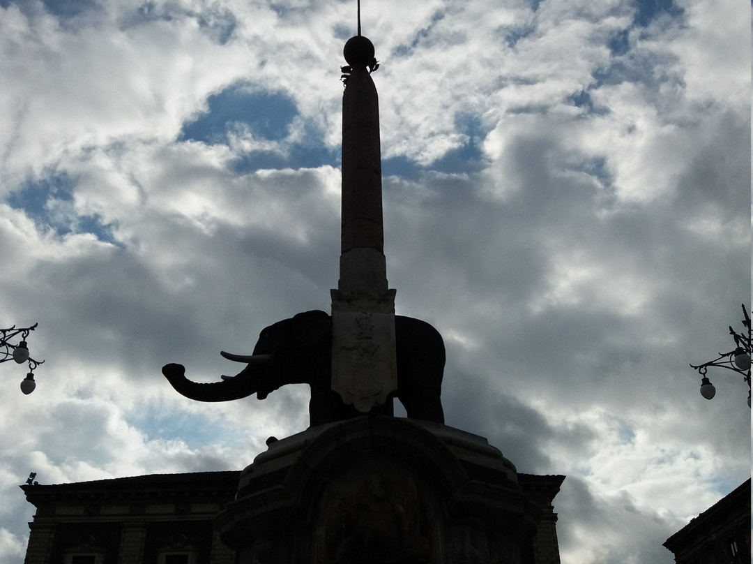 Streaty-卡塔尼亚必去景点