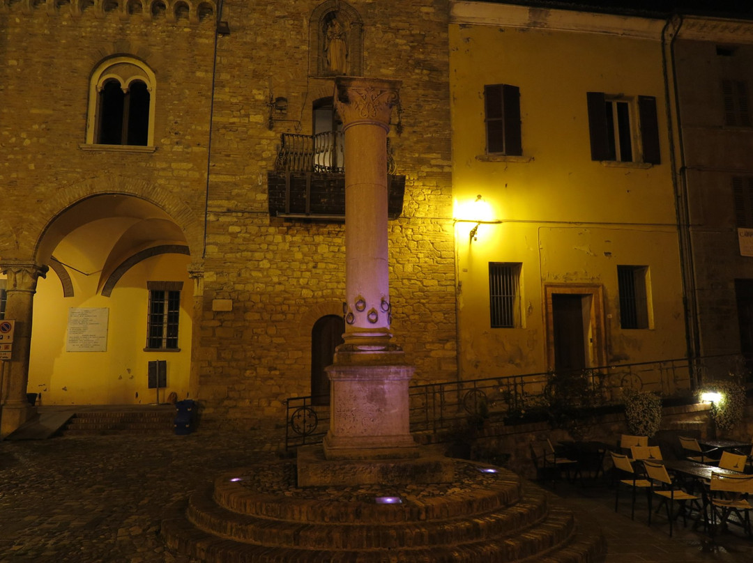 Colonna delle Anella景点图片