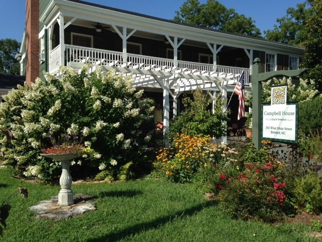 Campbell House主图