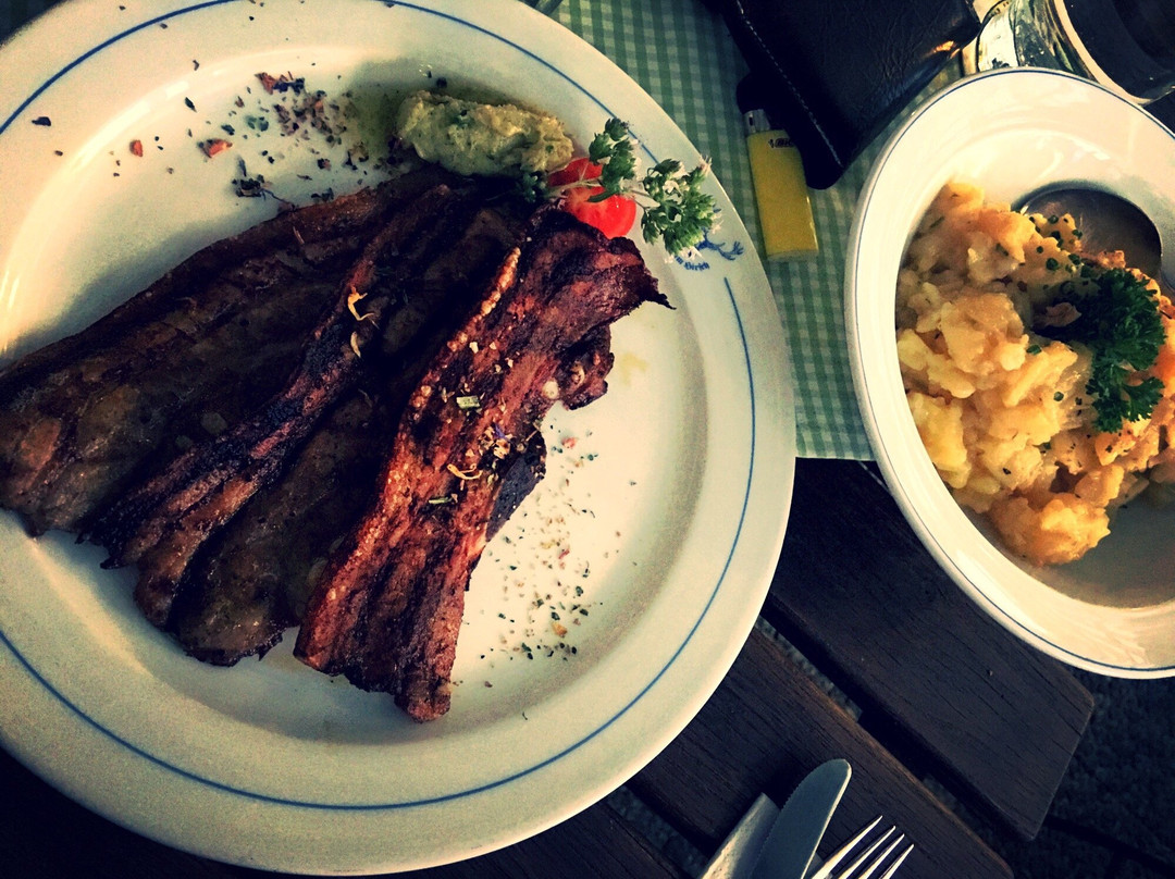 Unterthingau餐馆和美食-Gasthof zum Hirsch