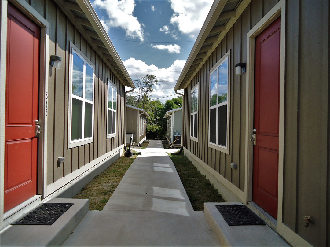 Karnes City Cottages